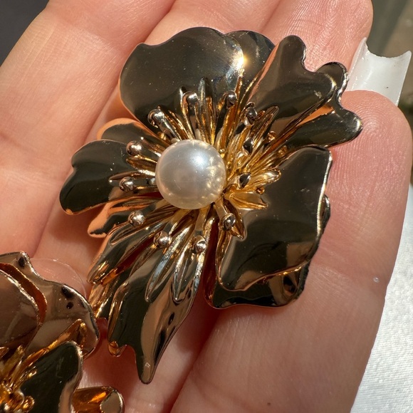 ZARA lux unique Gold Floral Pearl Earrings - Picture 10 of 12